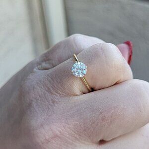 14k Yelllow Soild Gold Diamonique  Beautiful Sparkling Engagement Ring Size 7